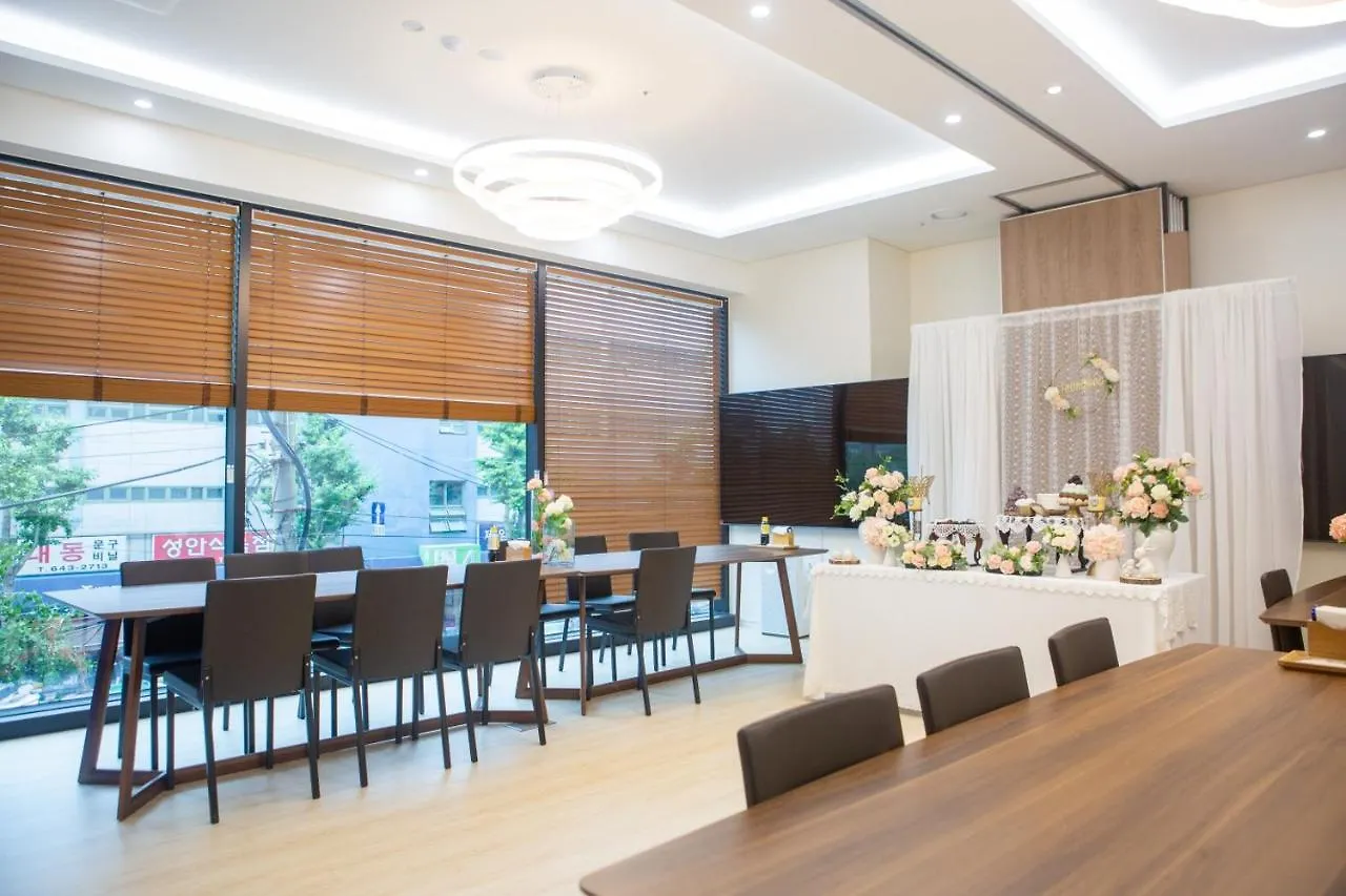 Allzip Archieve4H Residence Hotel Busan location